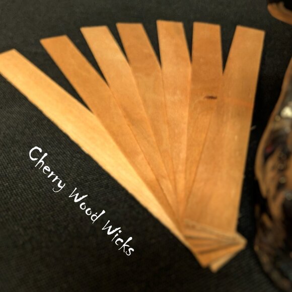 Sea Salt & Lavender Hand Poured Soy Wax  Candle - Picture 6 of 7